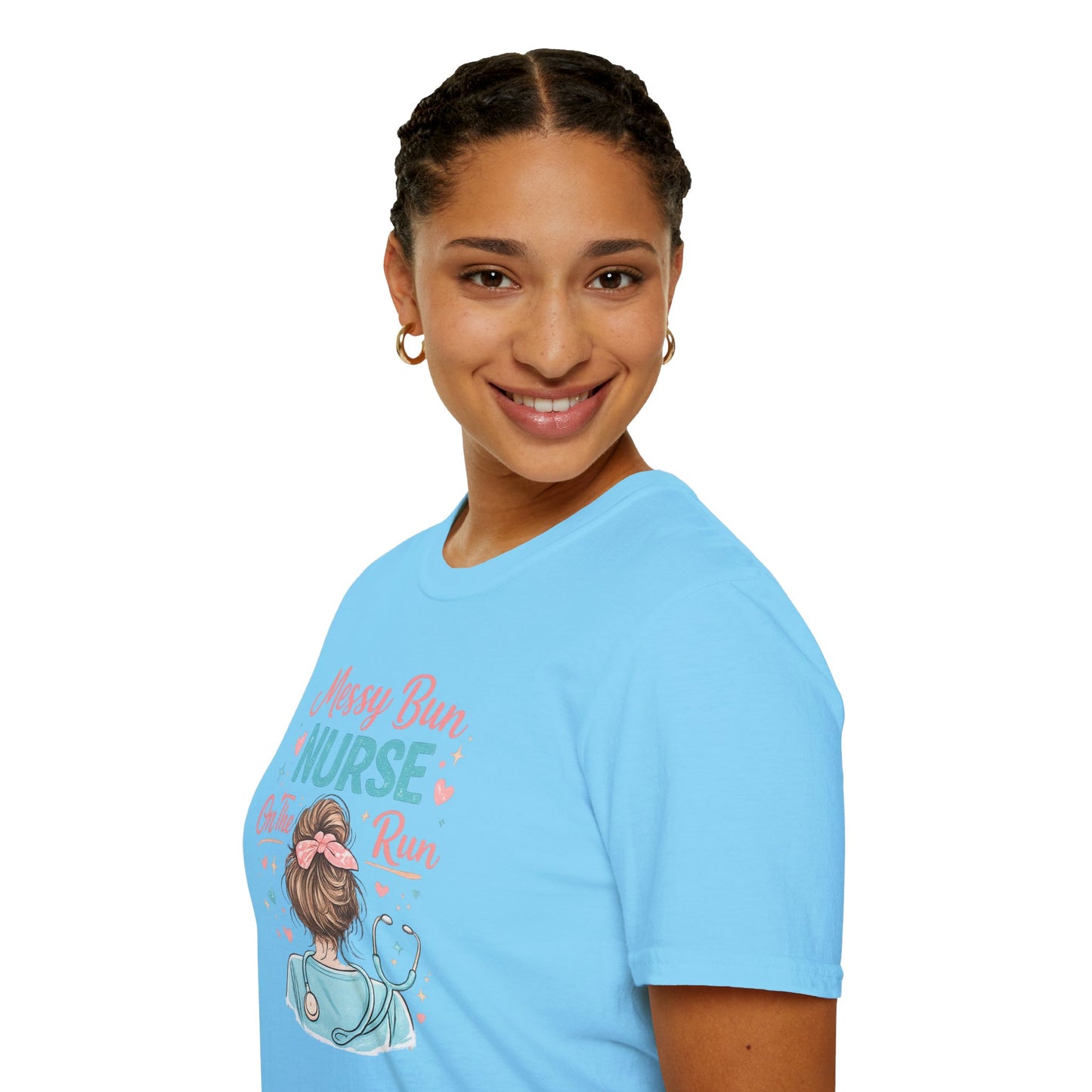 Messy Bun Nurse On The Run Shirt – Cute Nurse T-Shirt for Women – Funny RN CNA Nursing Student Tee – Nurse Gift for Her, Medical Worker Apparel